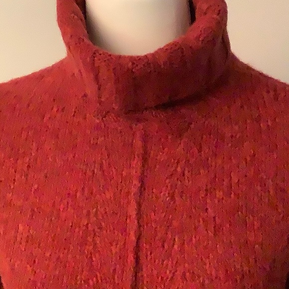 Beautiful Banana Republic knit fringed sweater - Picture 2 of 7